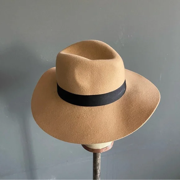 Saks Fifth Avenue Camel Wool Wide Brim Fedora Hat Black Band One Size